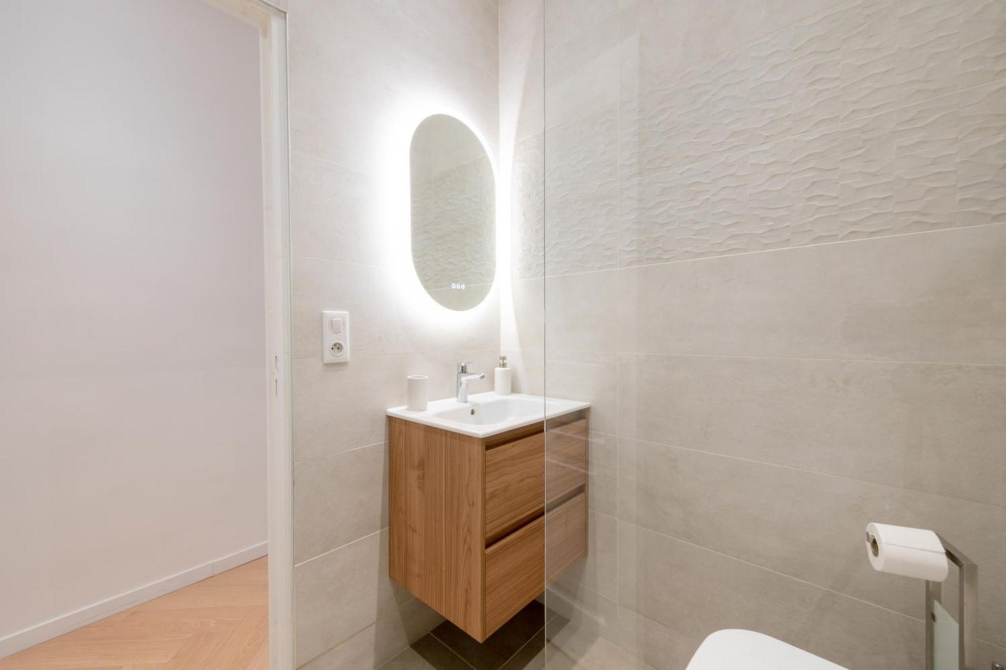 Modern 2-br With Balconies 3 Min From Palais Des Festivals