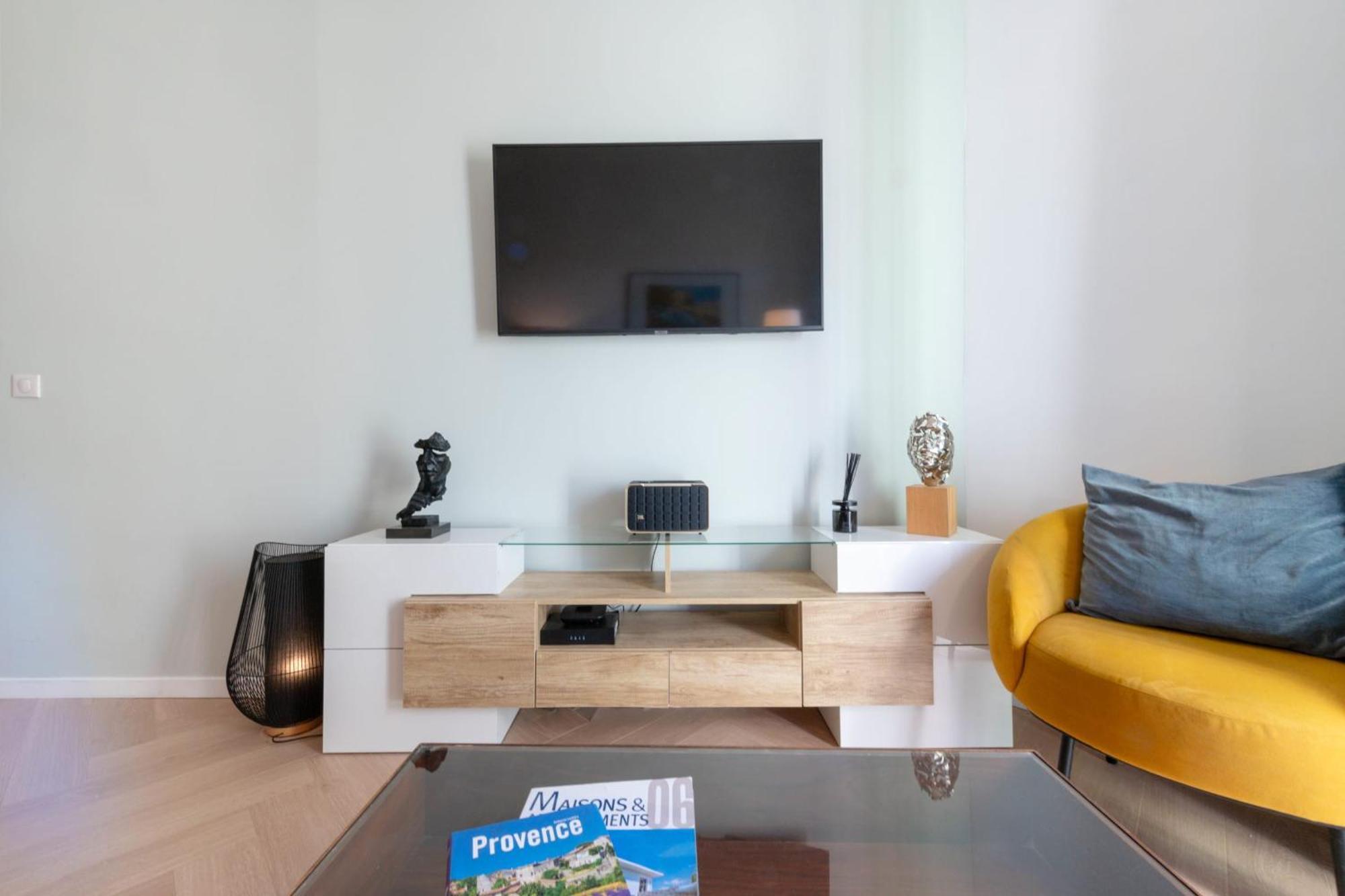 Modern 2-br With Balconies 3 Min From Palais Des Festivals Apartamento *