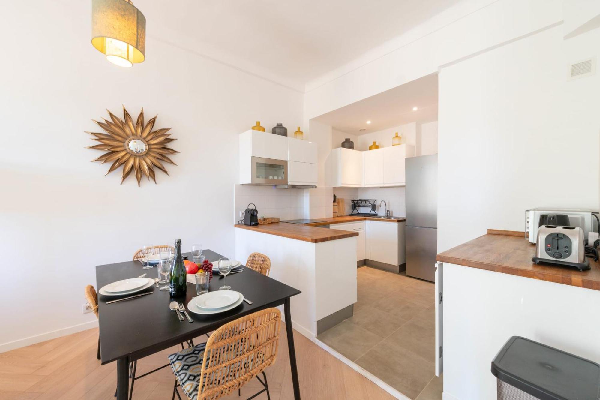Apartamento Modern 2-br With Balconies 3 Min From Palais Des Festivals Cannes
